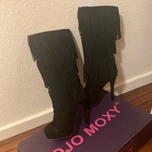 Mojo Moxy fringe boots SZ 6.5